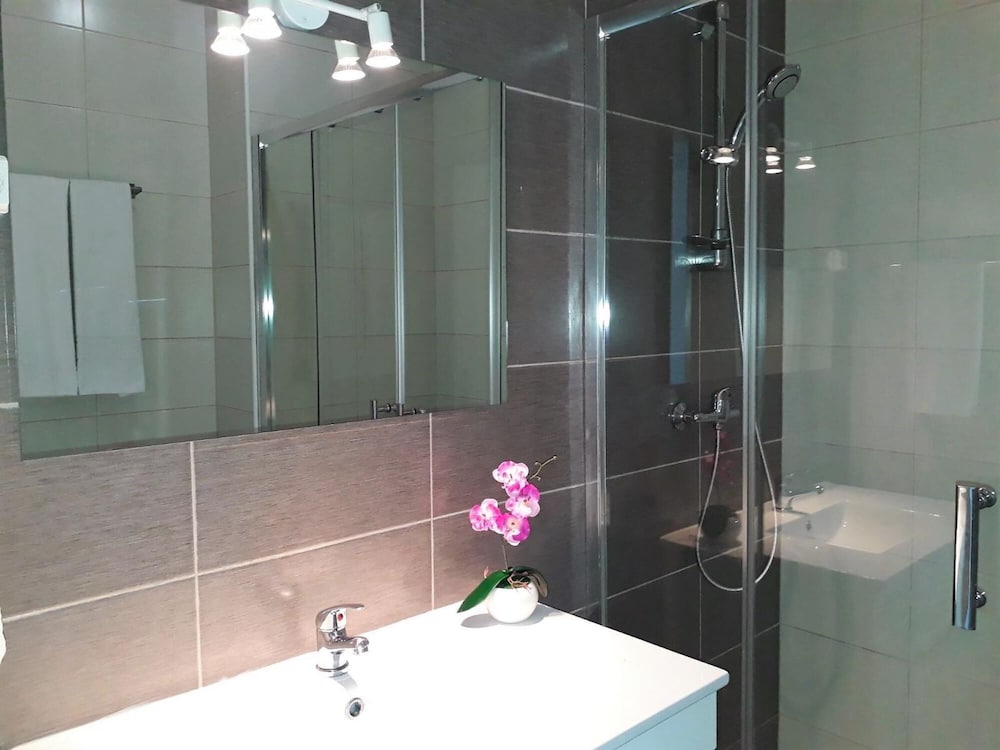 T1 Torre 20 6G M Gico 80M Praia Wi-fi 4 Pessoas view 4