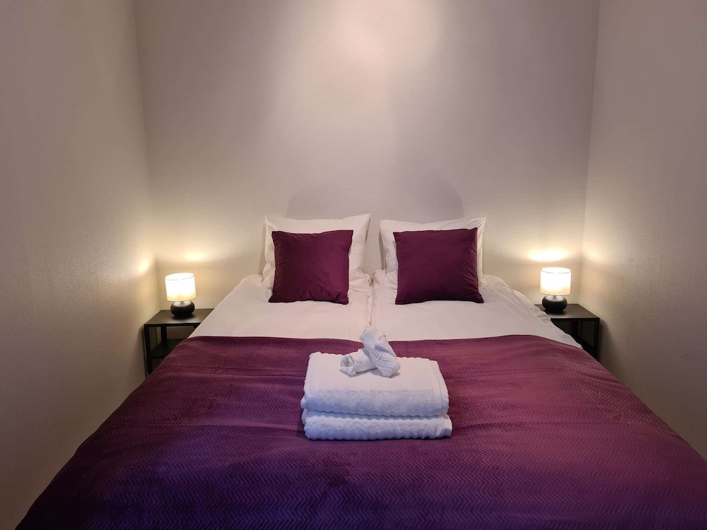 Beautiful 2-bedroom In City Center, With Balcony and Free Parking view 2