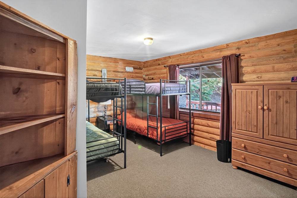 Minnie Mine Cabin Retreat 4 Bedroom Cabin