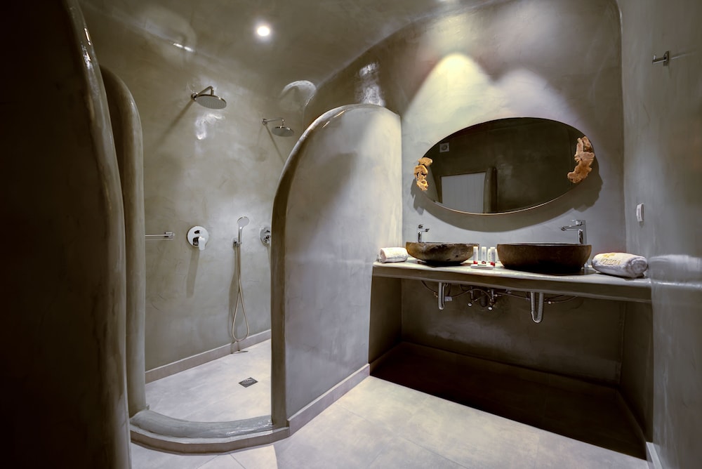 Iriana Suites