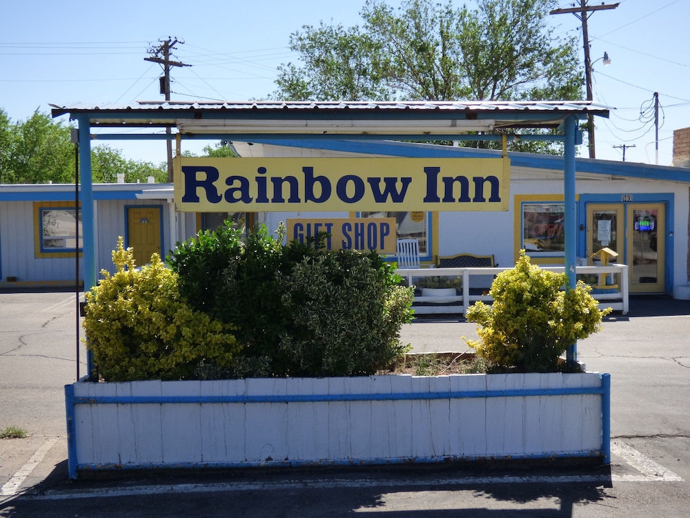 Rainbow Inn & Cottages