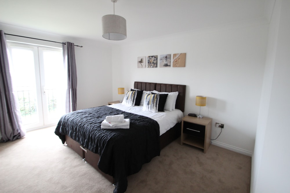 Clarendon Court view 5