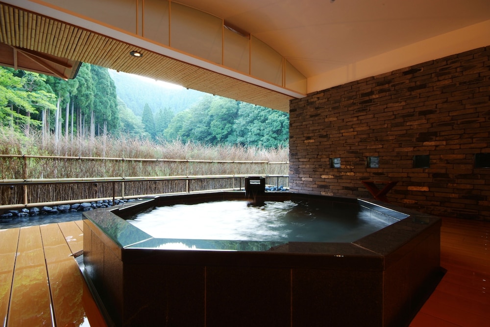Nishimuraya Hotel Shogetsutei