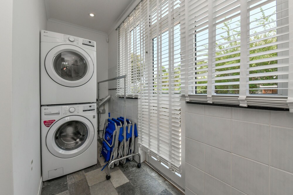 180 Ocean View 2 min to Beach Jacuzzi