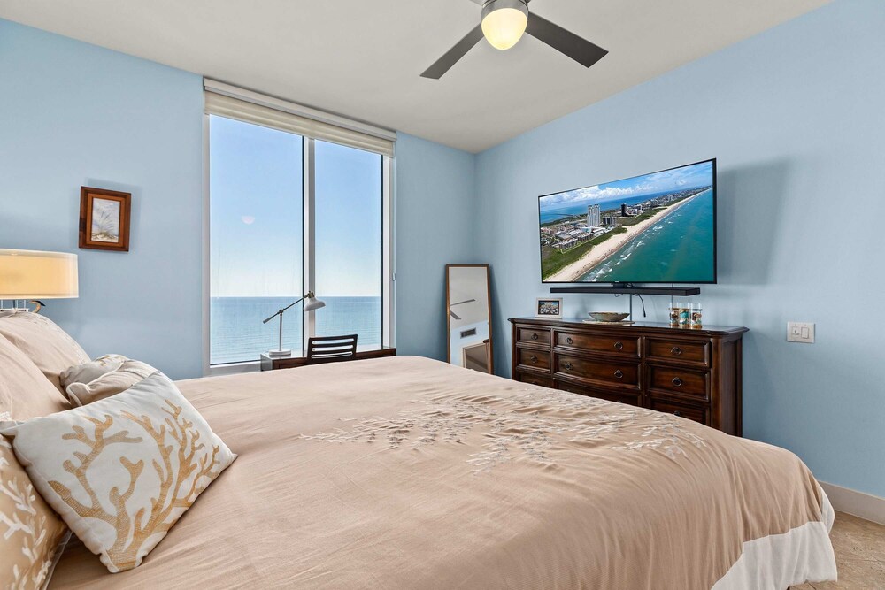 Sapphire Beach - Breathtaking 26th Floor Views 3 Bedroom Apts