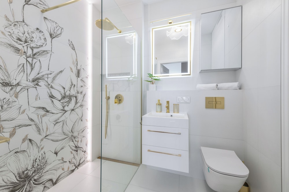 Horizon 170 Deluxe by Grand Apartments
