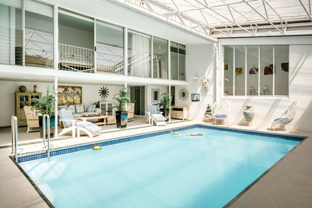 3bed With Indoor Pool and Sea Views The Sanctuary