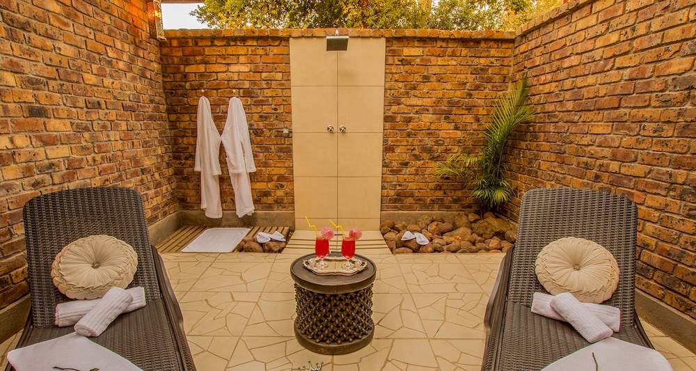 Elandela Private Game Reserve & Luxury Lodge