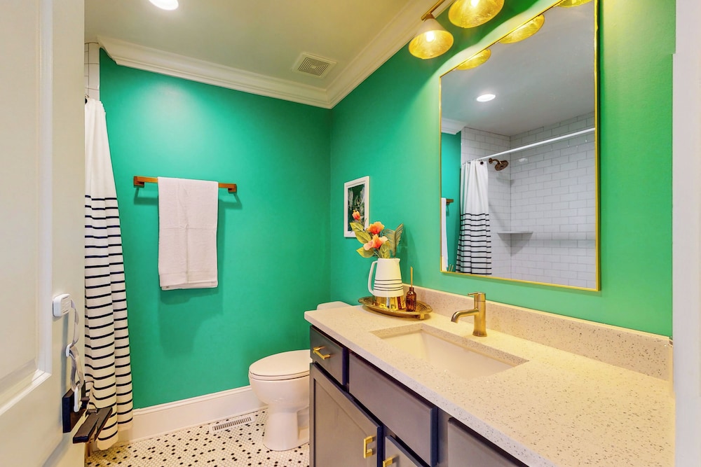 3 BR Home: Dog Friendly w/ Scenic Views & Pool