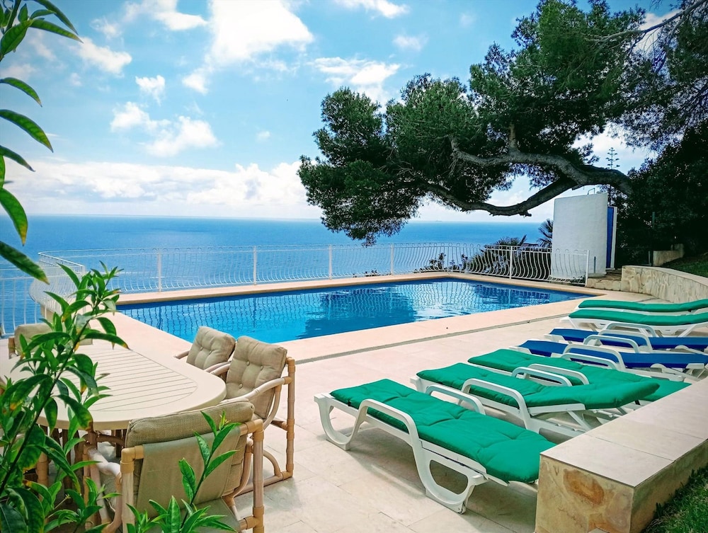 Maria 10 in J vea With 5 Bedrooms and 3 Bathrooms