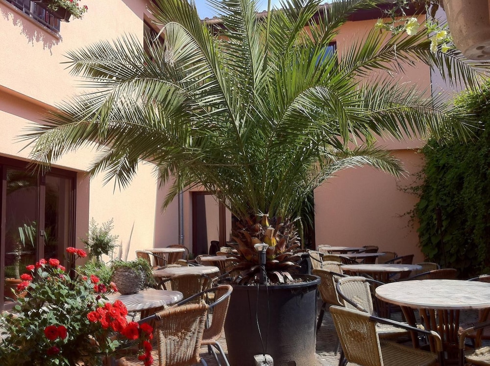 Hotel Arte Vida - Property Image 8
