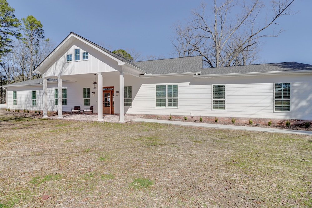 'the Hamilton Heber Springs' Home w/ Hot Tub!