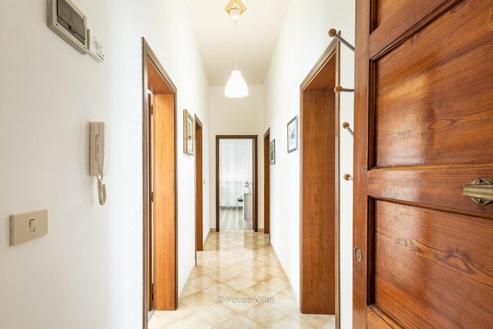 Owl Home in Noto With 2 Bedrooms and 1 Bathrooms view 5