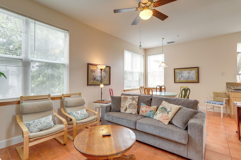 Indian Rocks Vacation Rental Condo: Steps to Beach view 2
