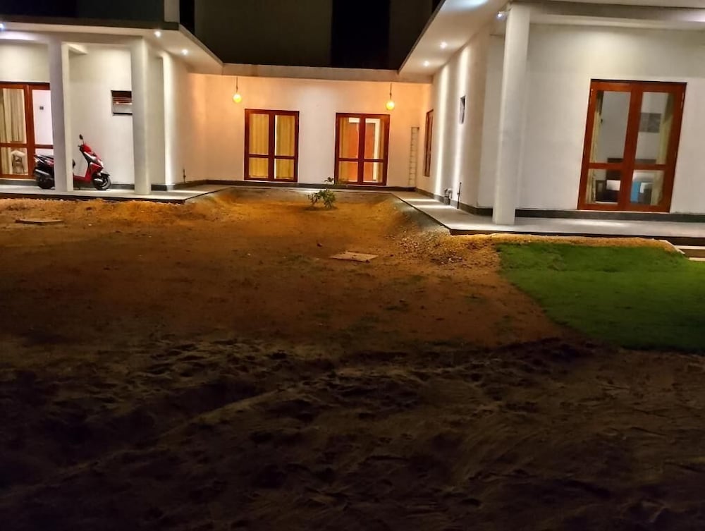 Crush River Villa Hikkaduwa