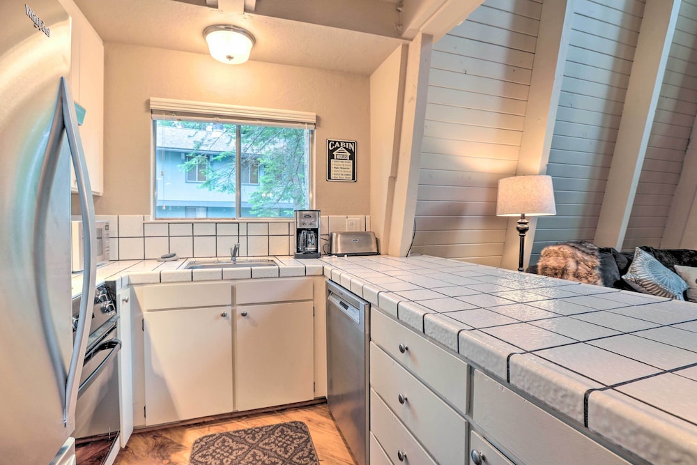 Carnelian Bay Home < 1 Mi to Tahoe Beaches - Property Image 18