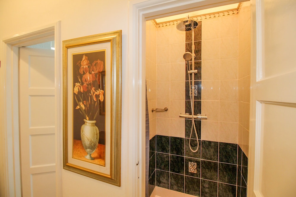 Weymouth Bay Apartment A