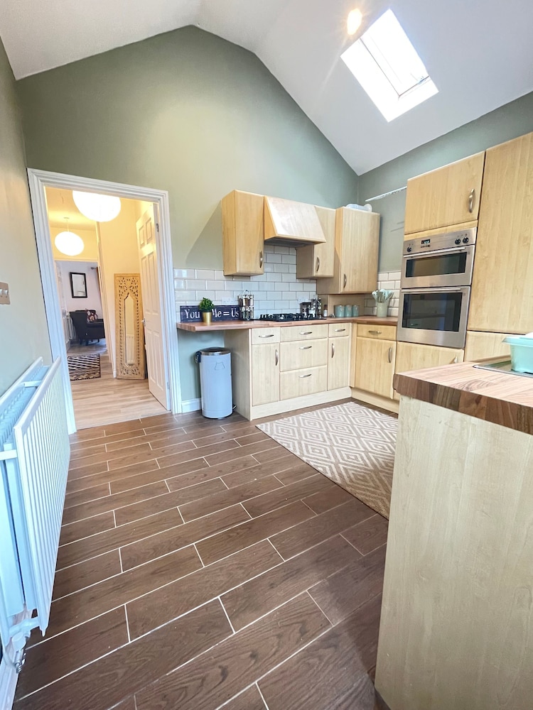 Newcastle Pet Friendly Annex, Drive, Garden, 10min Drive to City Centre