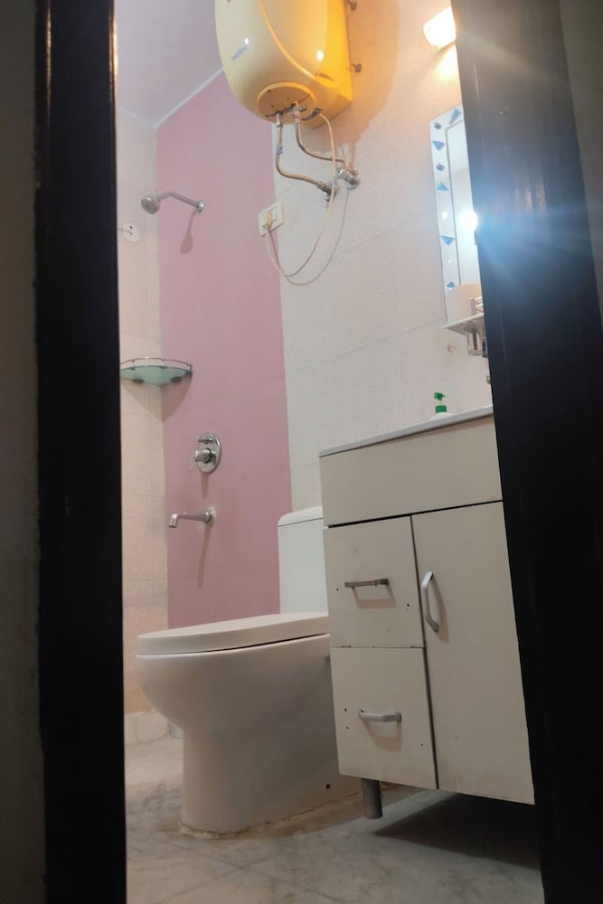 Metrolink Apartment & Suites-East Of Kailash