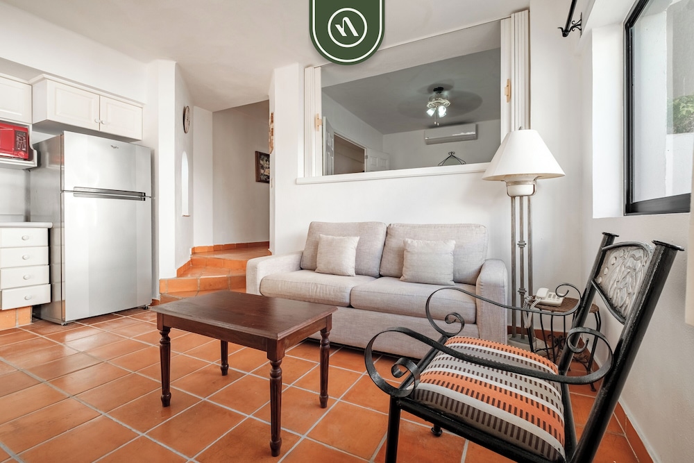 Condos with Pool - Near to the Beach