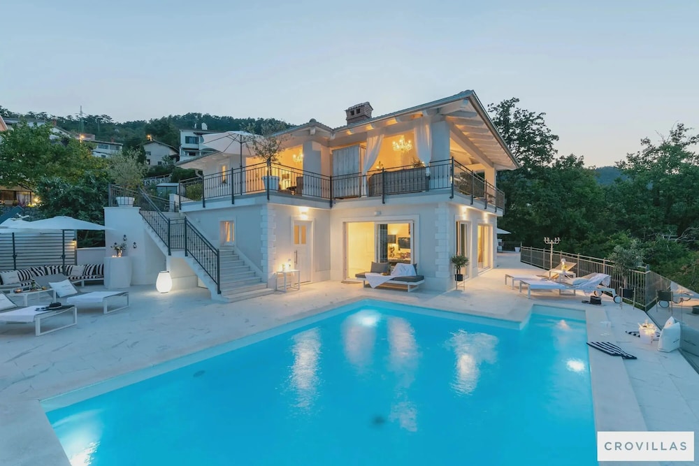 Villa Lauriana Nearby Opatija - Crovillas
