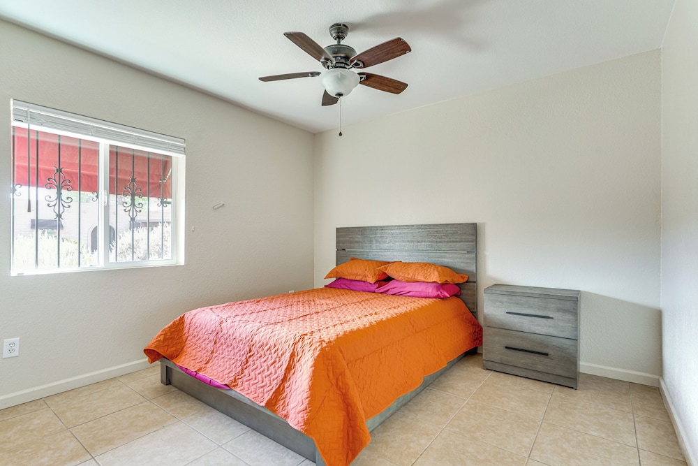 4 Mi to Downtown Tucson: Peaceful Townhome!