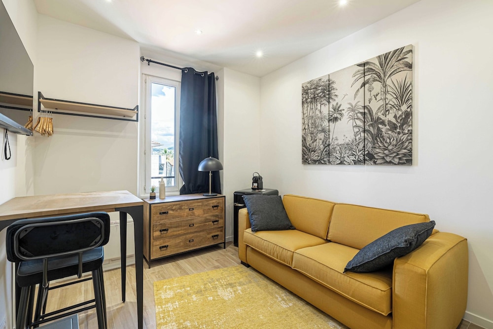 Sublime Studio Renovated - Cannes Center