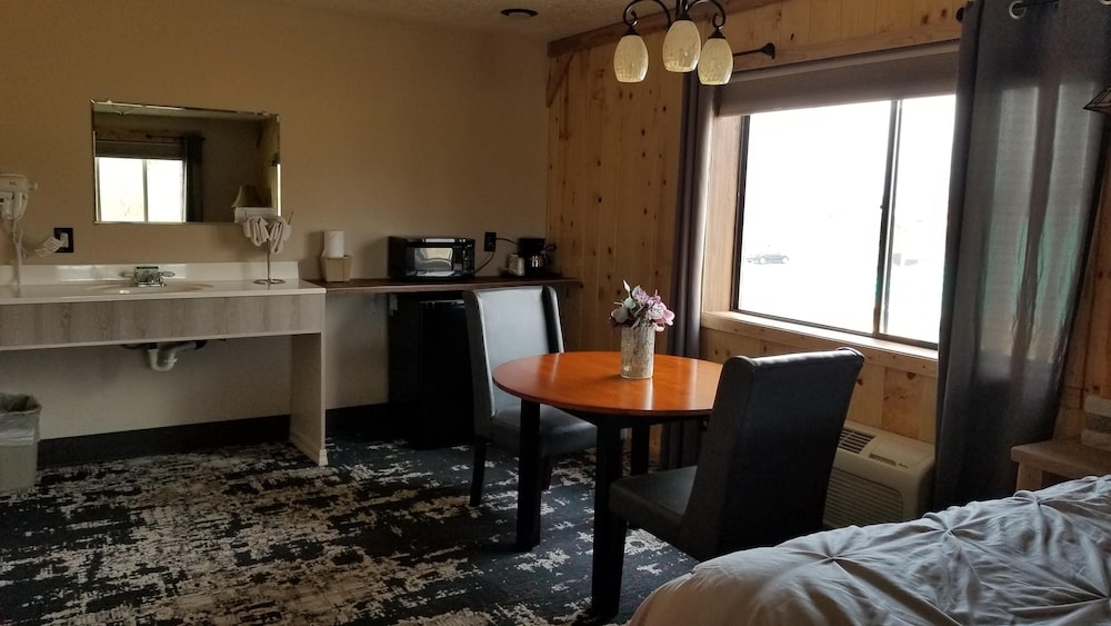 Western Royal Inn