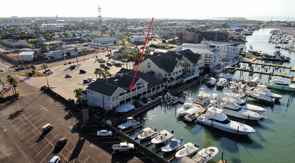 Blue Marlin at Trout Street Balcony w Marina Views Walk to Port A Nightlife