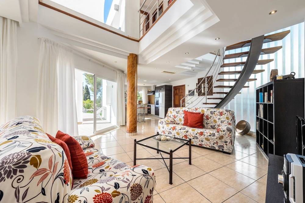 Villa Los Cuatro Arcos