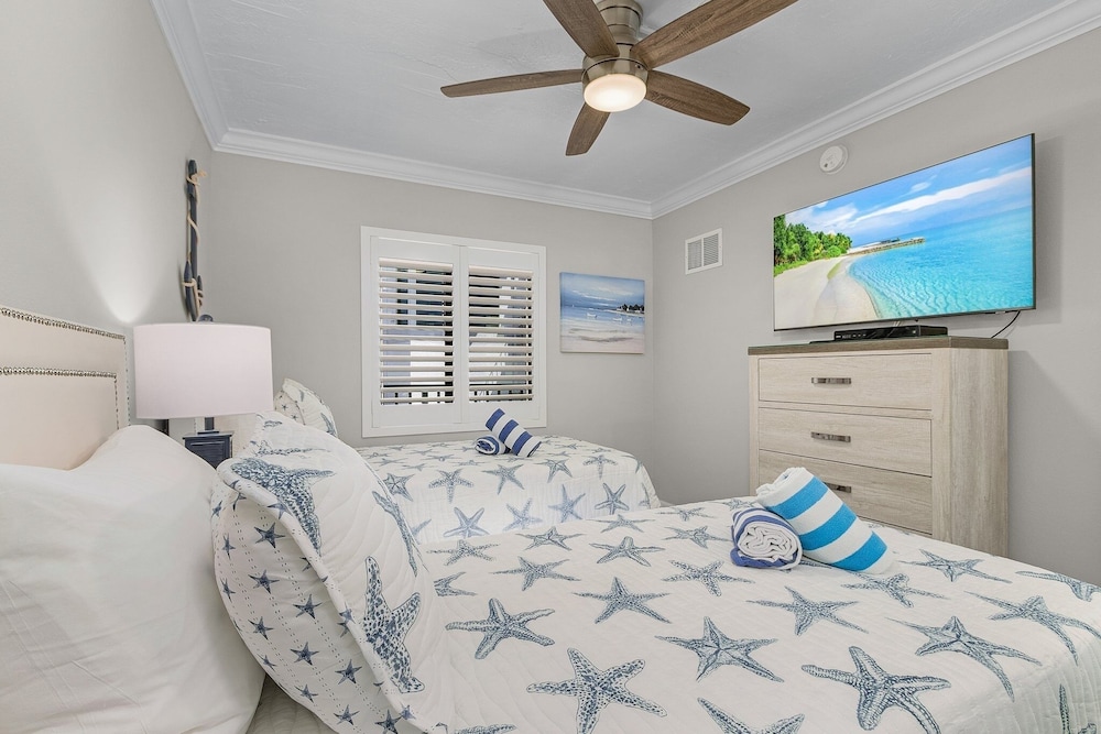 Seaside 101: Oceanview 2br/2ba Condo With Pool, Steps To Beach 2 Bedroom Condo