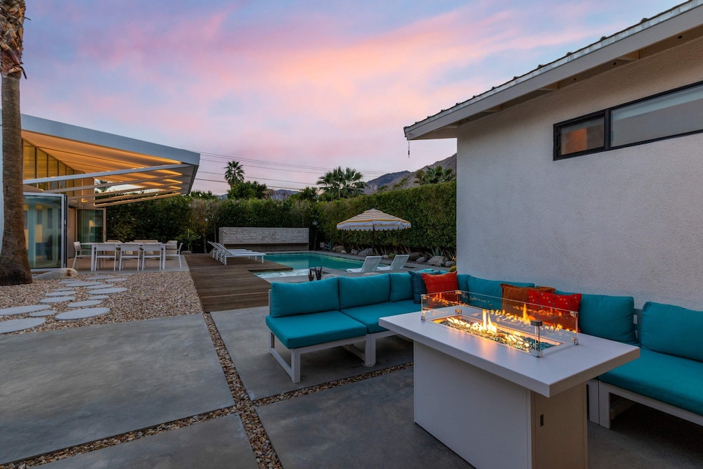 Luxury 4-bedroom Home With Pool Spa Stunning Mountain Views