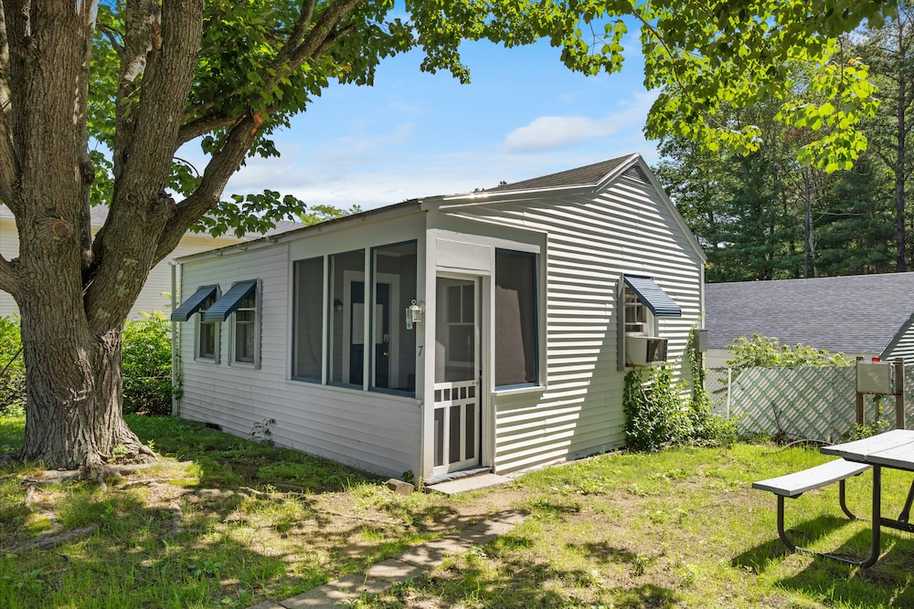 The Beaches Guest Rooms and Cottages