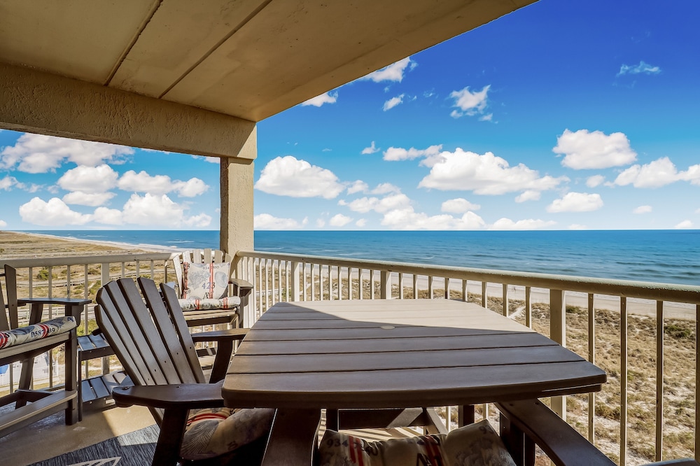 Fernandina Beach Vacations - Beach Condo Miles-long Views Sand and Sea, Access to Private Fishing Pier by RedAwning - Property Image 10