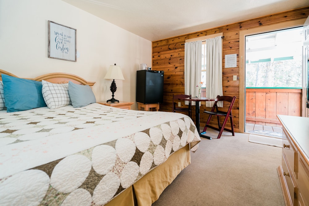 Battle Creek Lodge view 3