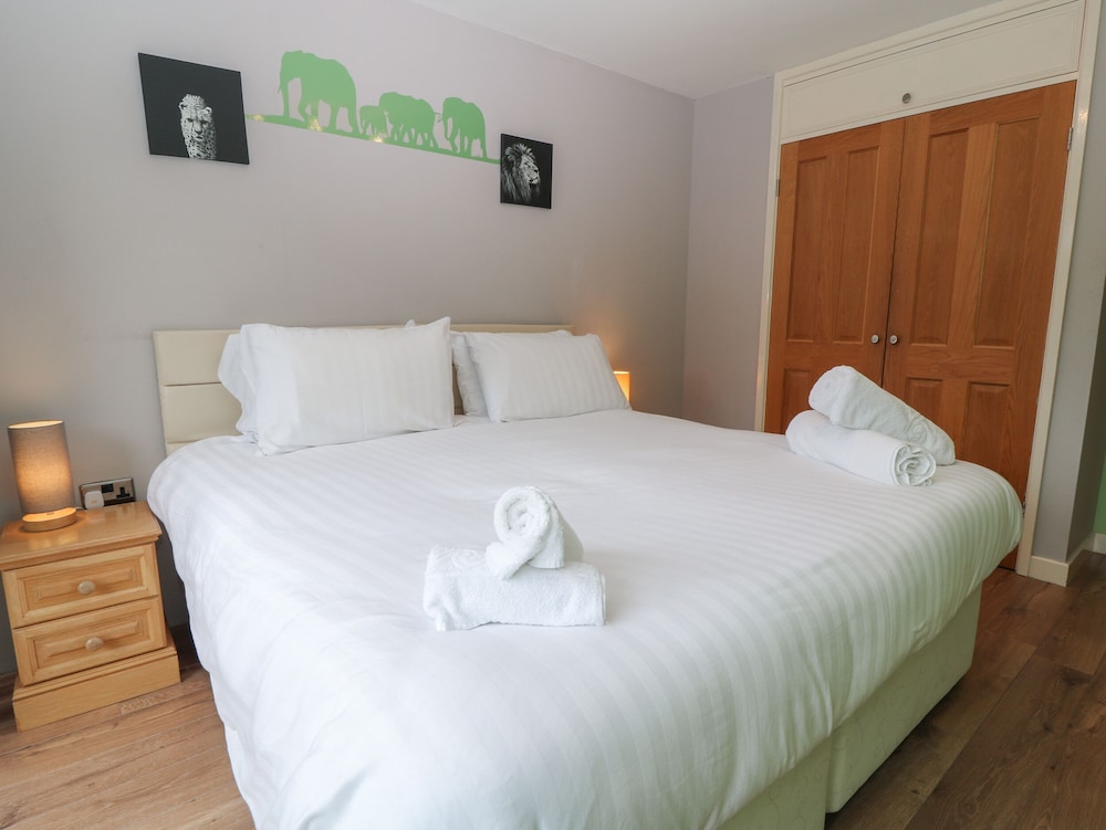 Flat 5 Fairwinds