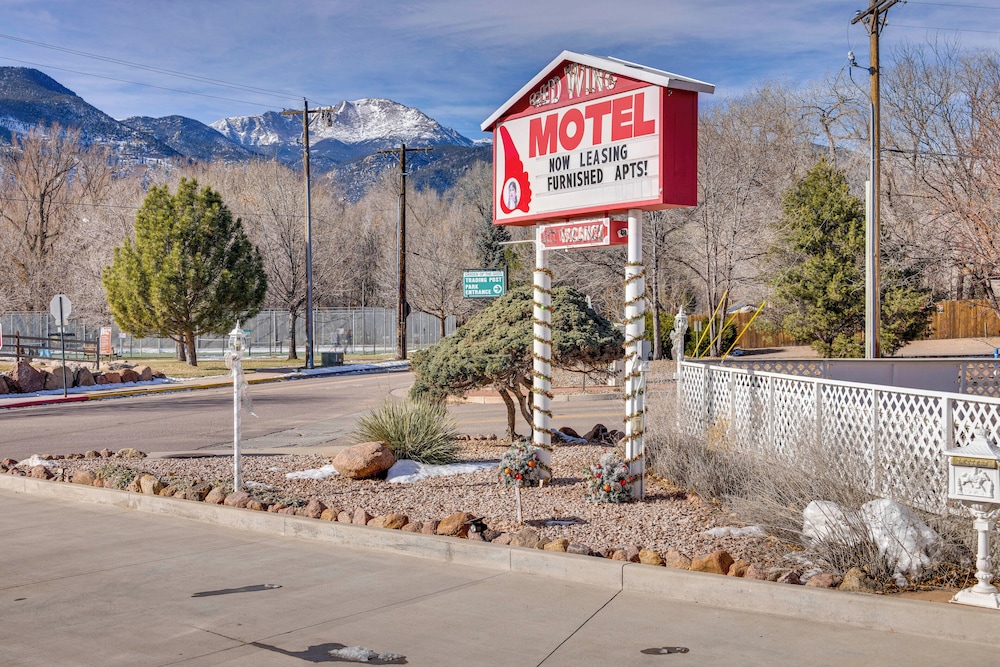 Pikes Peak Mountain Views: Manitou Springs Apt