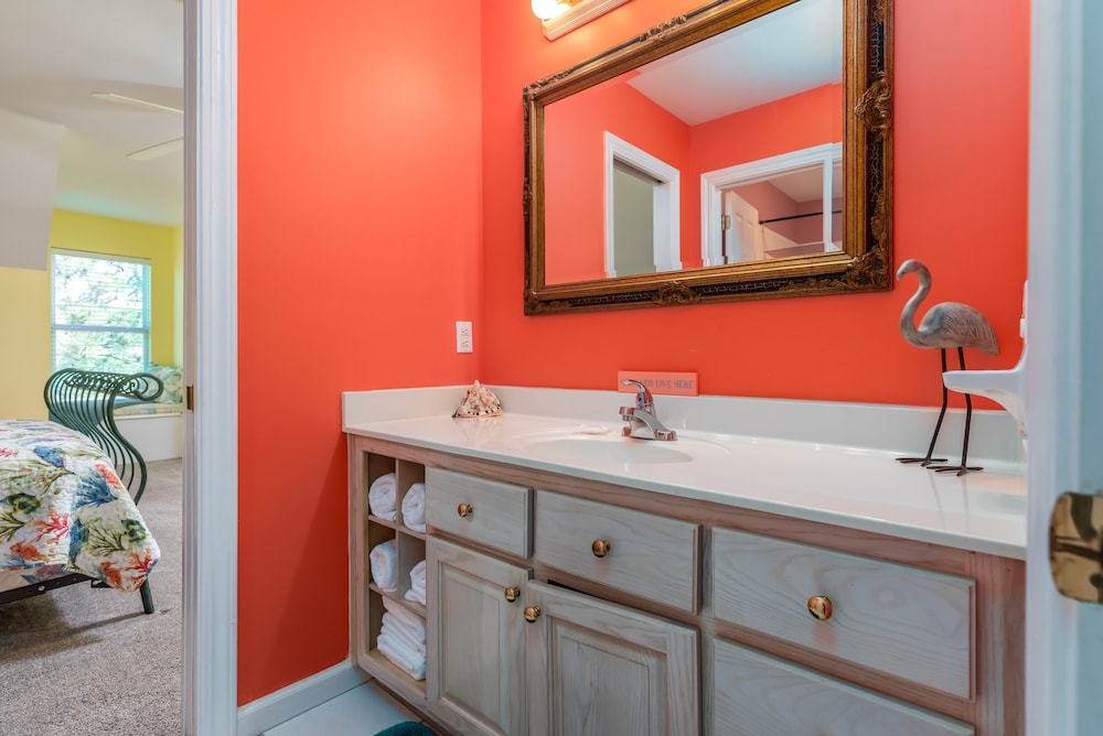 Breezy Decks - 601 Hernando Pl 4 Bedroom Home