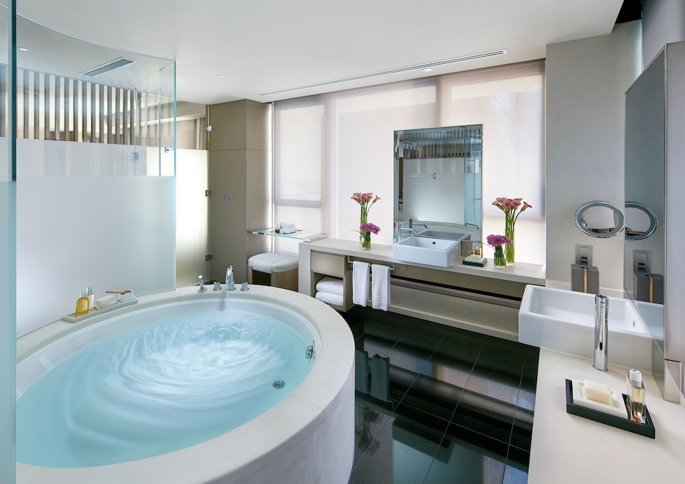 The Landmark Mandarin Oriental, Hong Kong