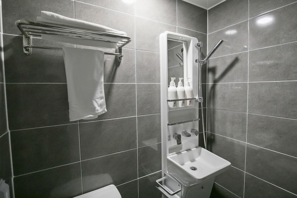 Philstay Myeongdong Station - Hostel