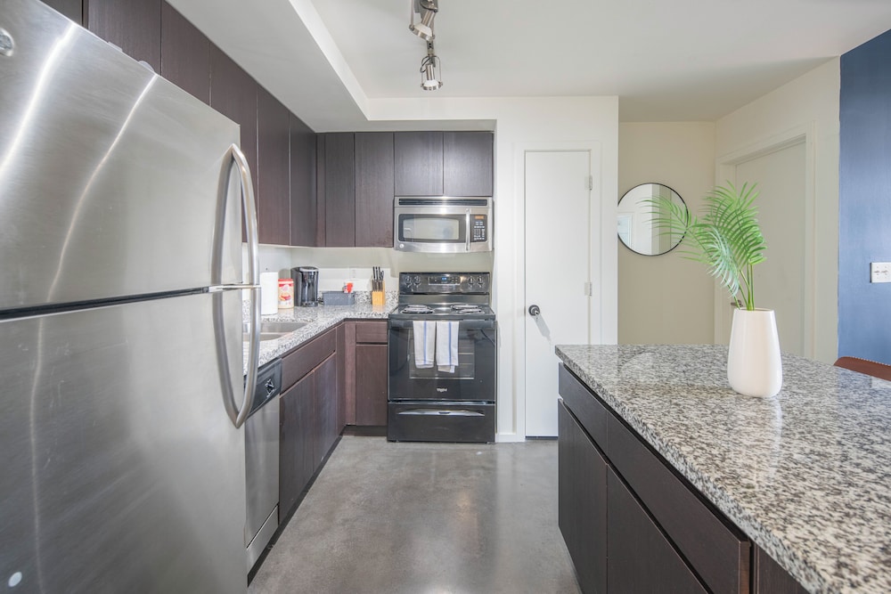 ROVE LIVING/KL - Roosevelt Point