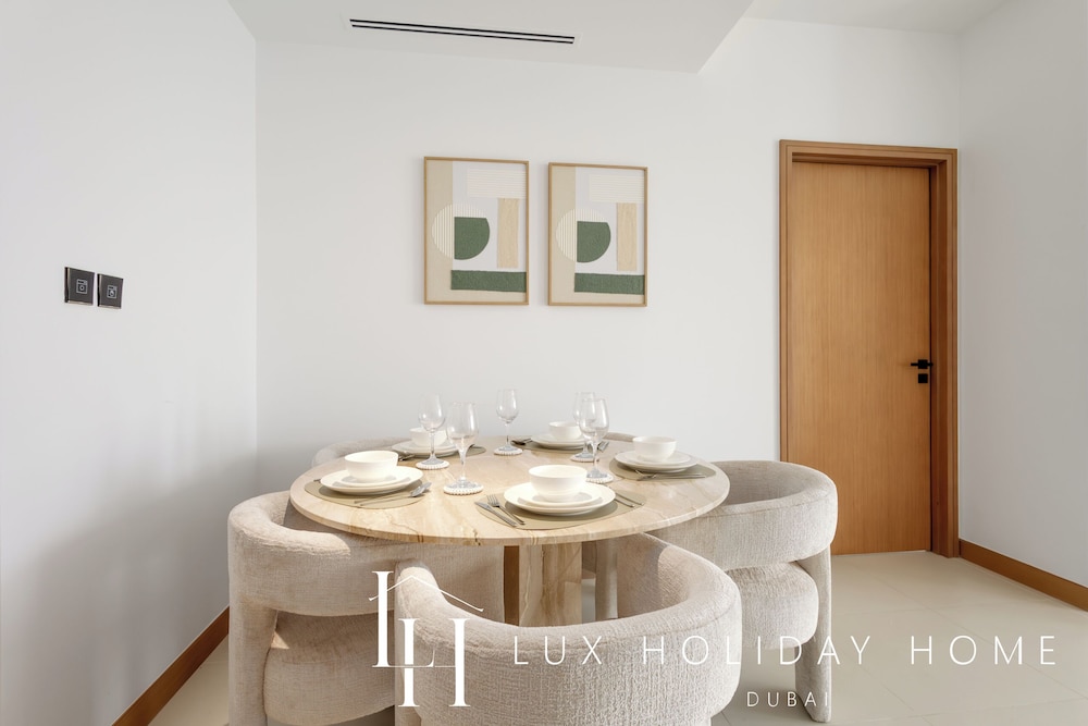 LUX The Vida Marina Residence