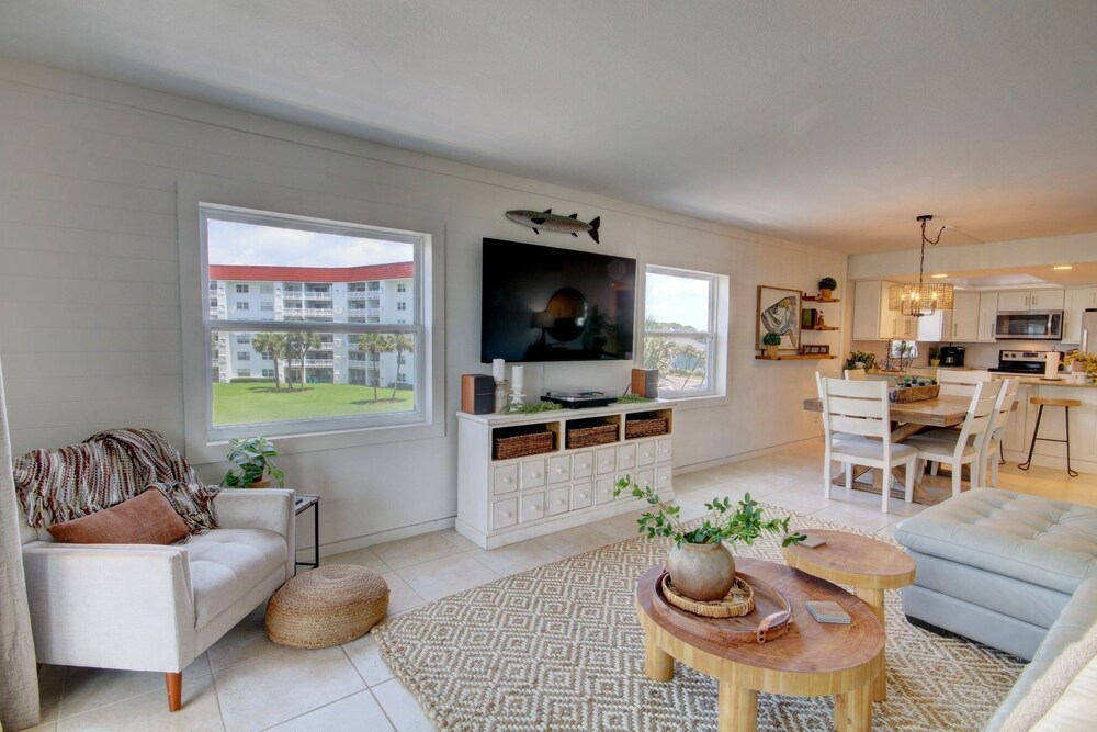 339 El Matador 2 Bedroom Condo