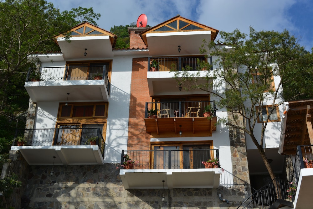 Atitlan Villas Qanajuyu