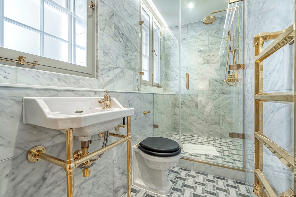 Luxury flats near Big Ben and London Eye