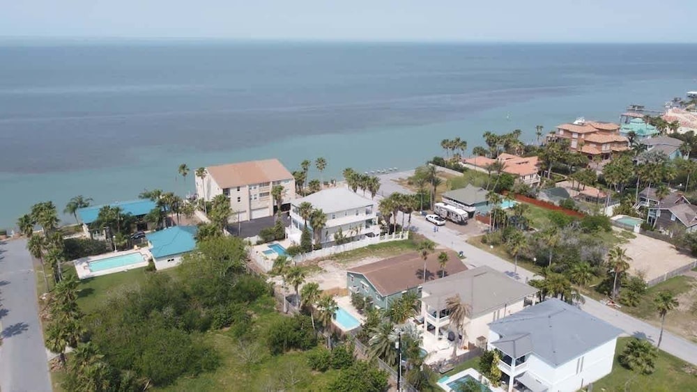Bay View Great Deck Pool 2 Levels & 3 Bedr 3 Bedroom Condo