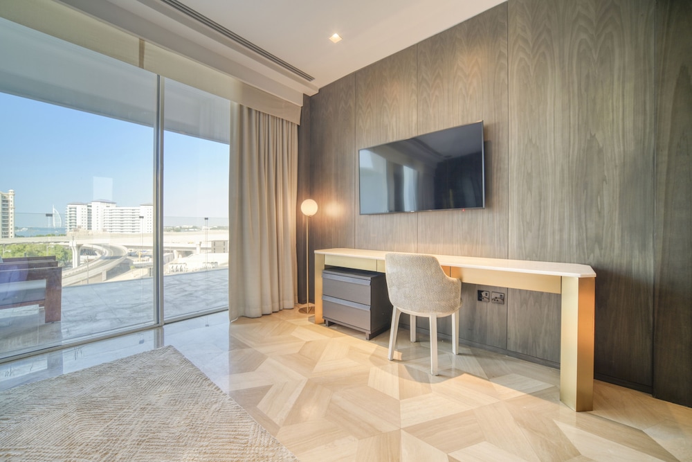 Five Palm Jumeirah Residences -Mint Stay
