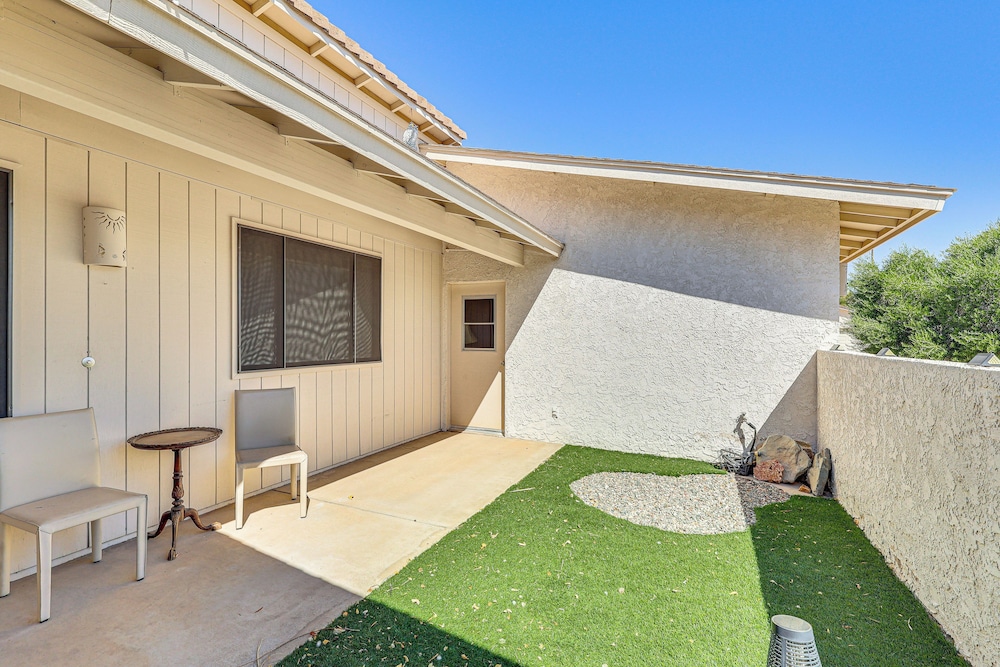 4 Mi to Beach & Boat Ramp: Lake Havasu City Abode!