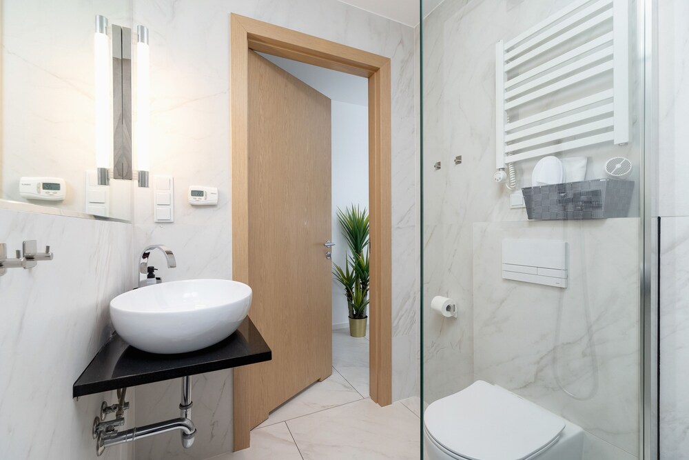 Kraków Rakowicka by Renters Prestige view 3