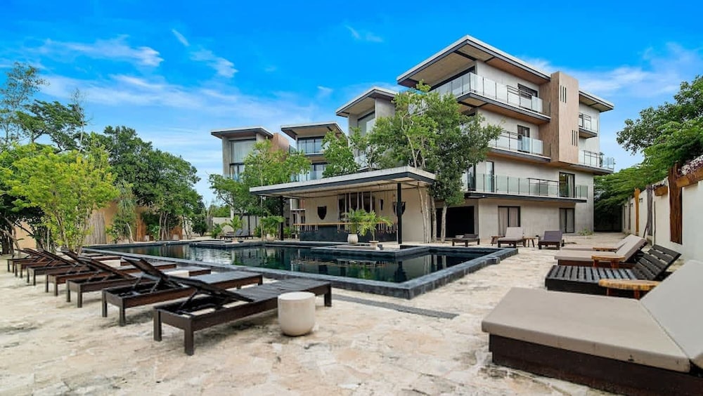 Ocean Breeze Loft Steps Away From Hotel Zone